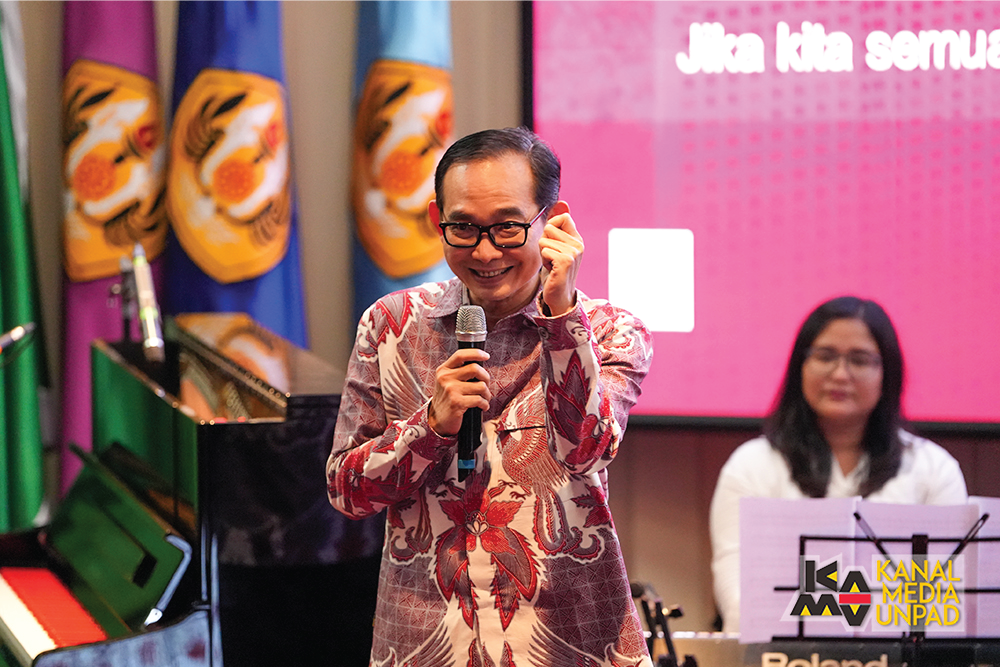 Unpad Terima Hibah Piano dari Pendiri Orkestra Merah Putih